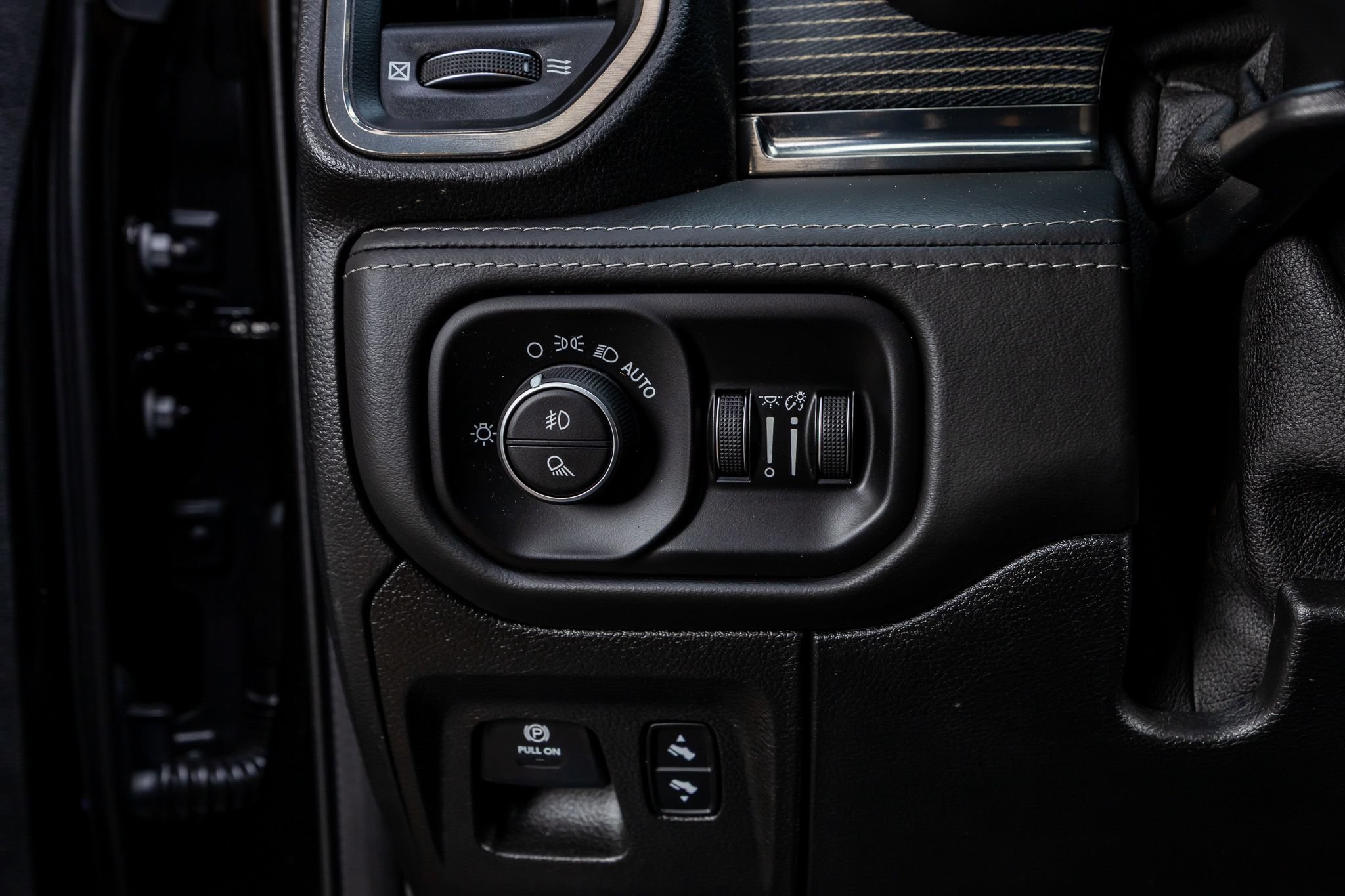 Used 2019 RAM 1500 Limited AWD/4WD image 22