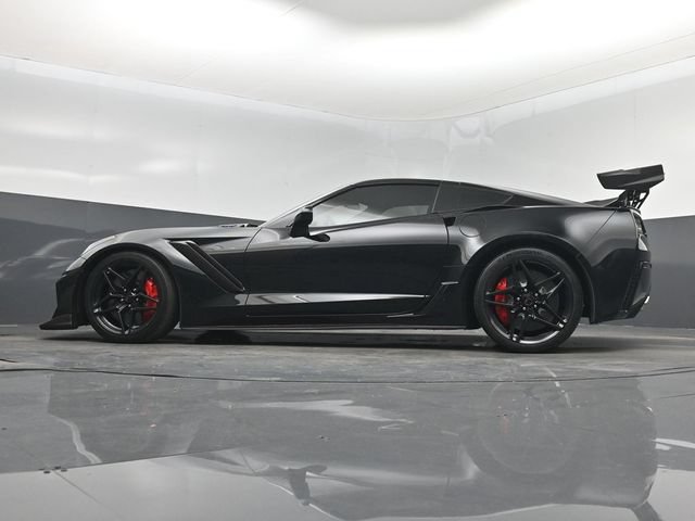 Used 2019 Chevrolet Corvette ZR1 RWD image 15