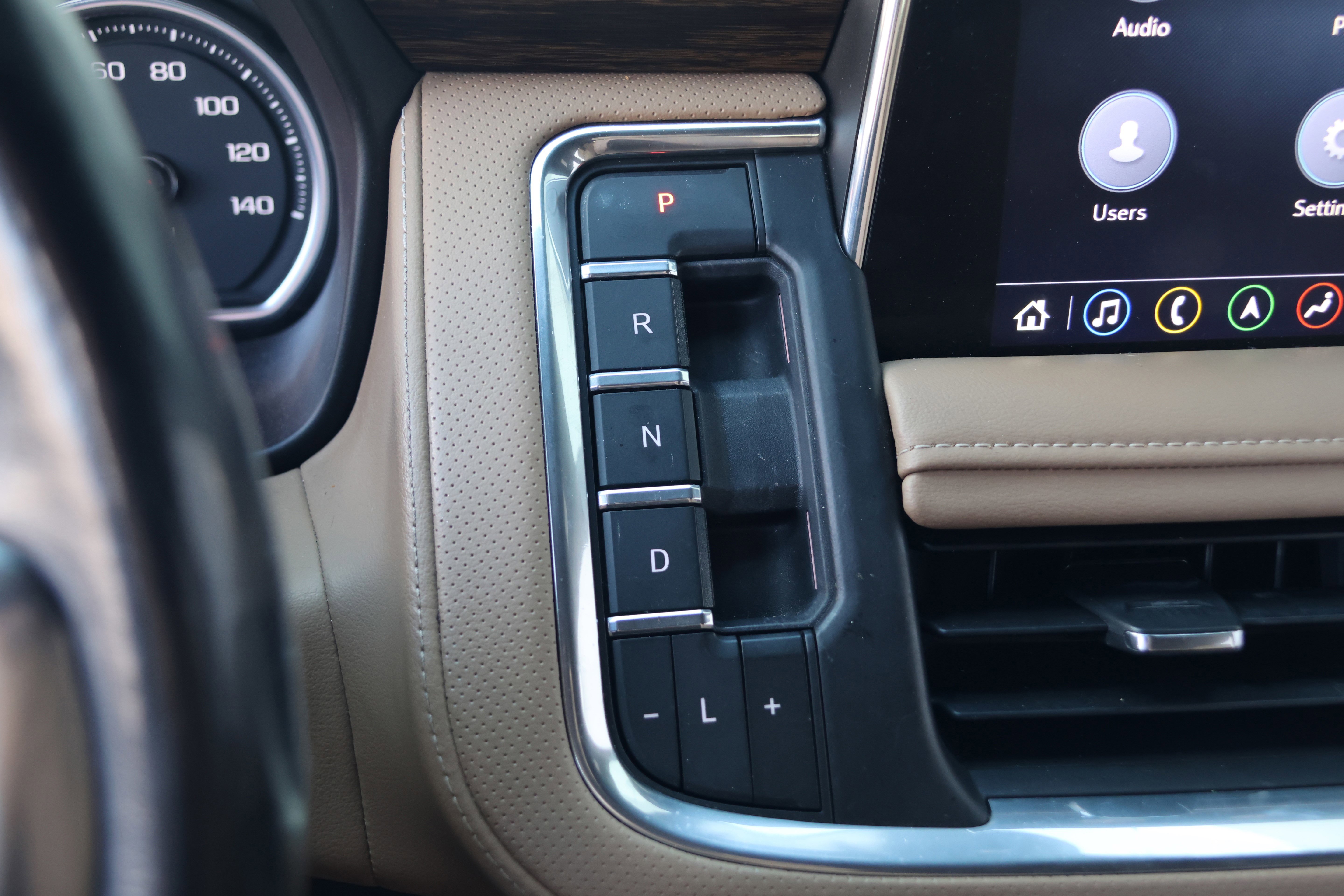 Used 2021 Chevrolet Suburban Premier w/ Premium Package image 25