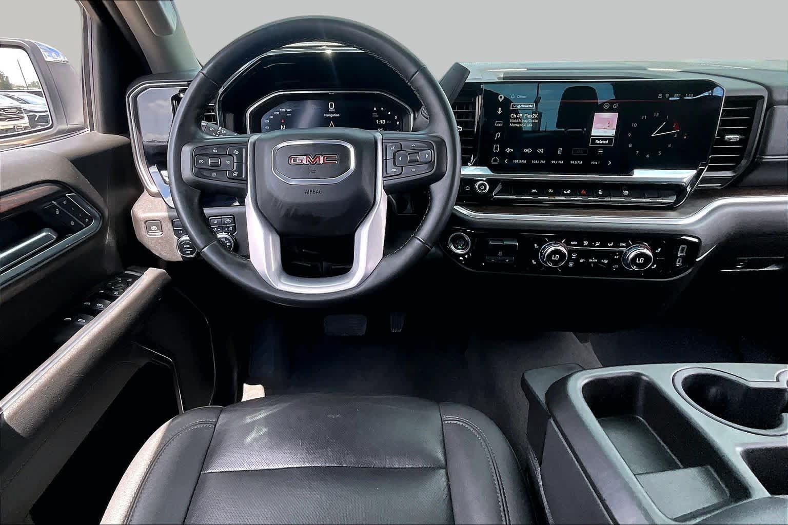 Used 2025 GMC Sierra 1500 SLT AWD/4WD image 6