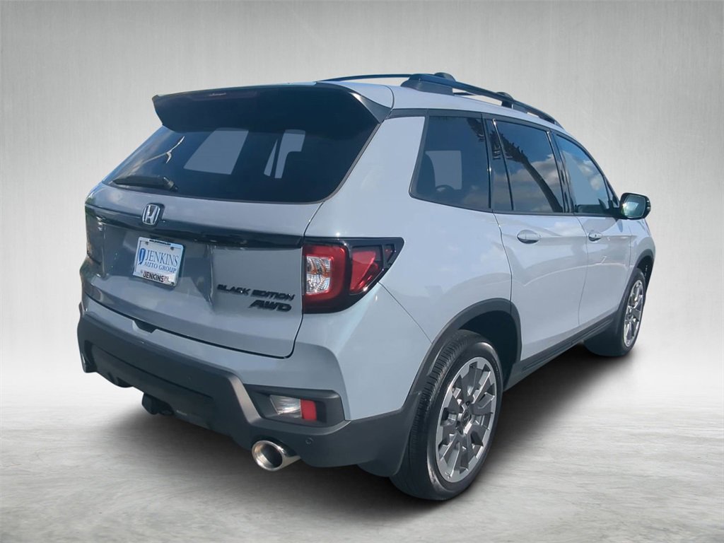 Certified 2024 Honda Passport Black Edition image 3