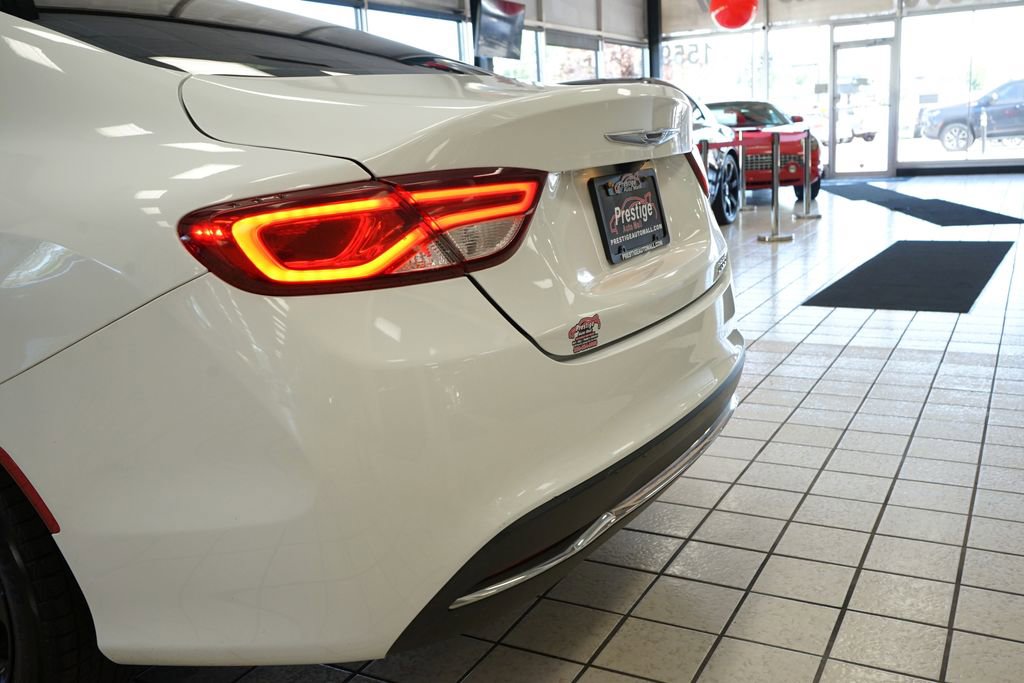 Used 2015 Chrysler 200 Limited w/ Convenience Group FWD image 13