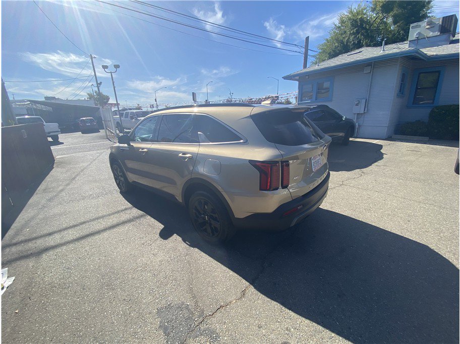 Used 2021 Kia Sorento S w/ Panoramic Sunroof Package image 5