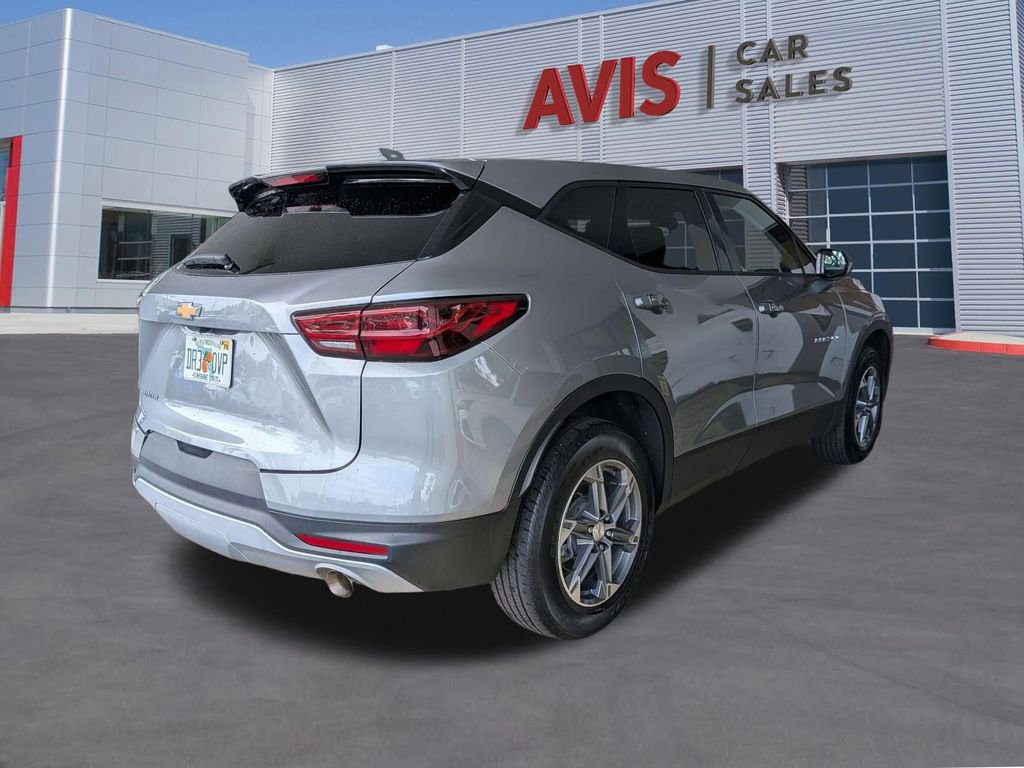 Used 2025 Chevrolet Blazer LT FWD image 6
