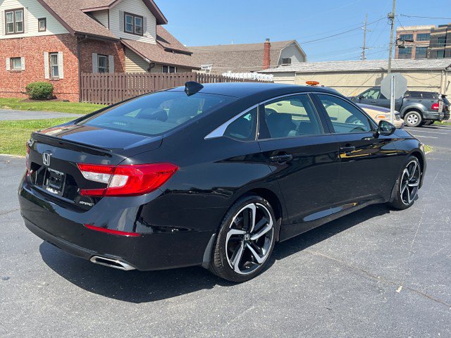 Used 2018 Honda Accord Sport image 4