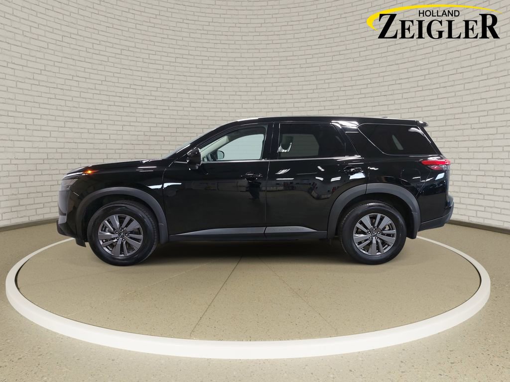 Certified 2025 Nissan Pathfinder S image 8