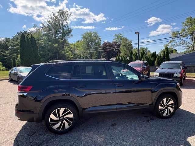 Used 2024 Volkswagen Atlas SE AWD/4WD image 6