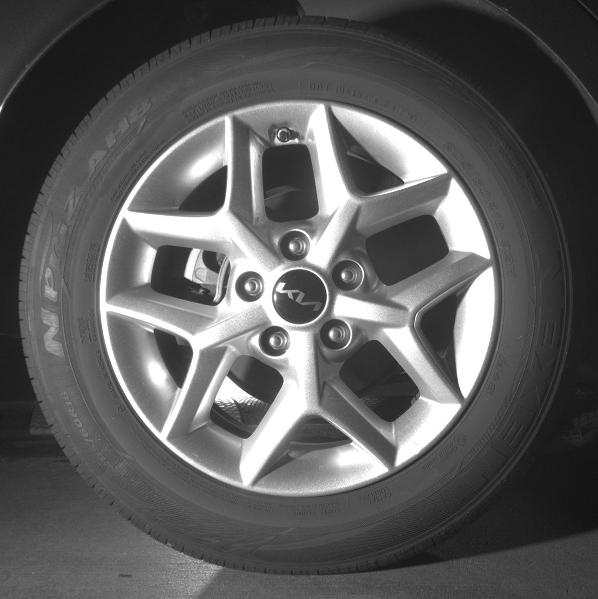 Used 2025 Kia Soul LX w/ LX Technology Package FWD image 15