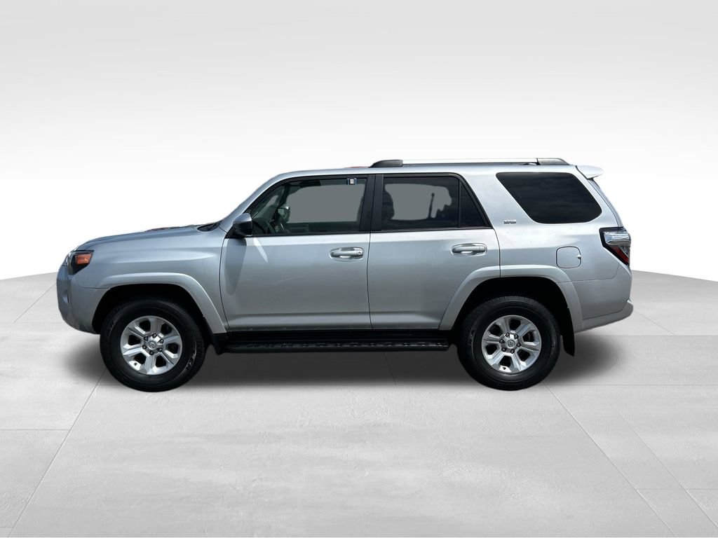 Used 2021 Toyota 4Runner SR5 AWD/4WD image 2