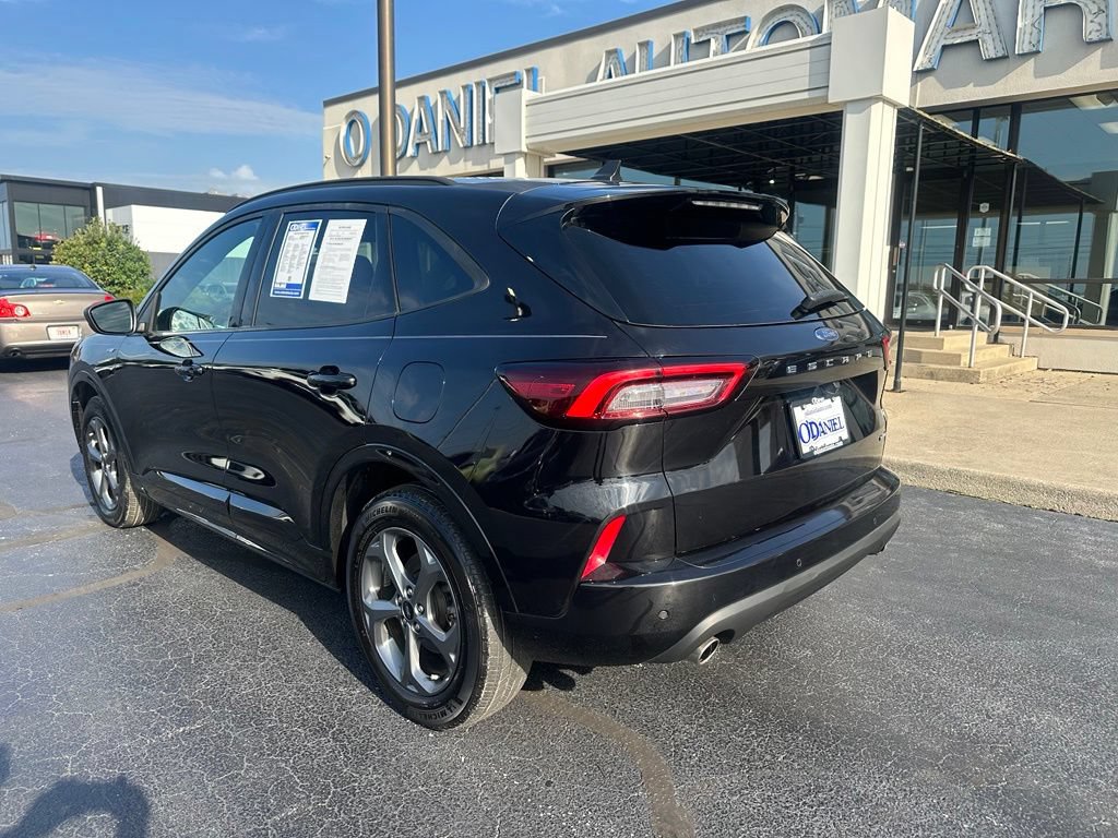 Used 2023 Ford Escape ST-Line w/ Tech Pack #1 AWD/4WD image 5