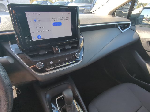 Used 2025 Toyota Corolla LE FWD image 15