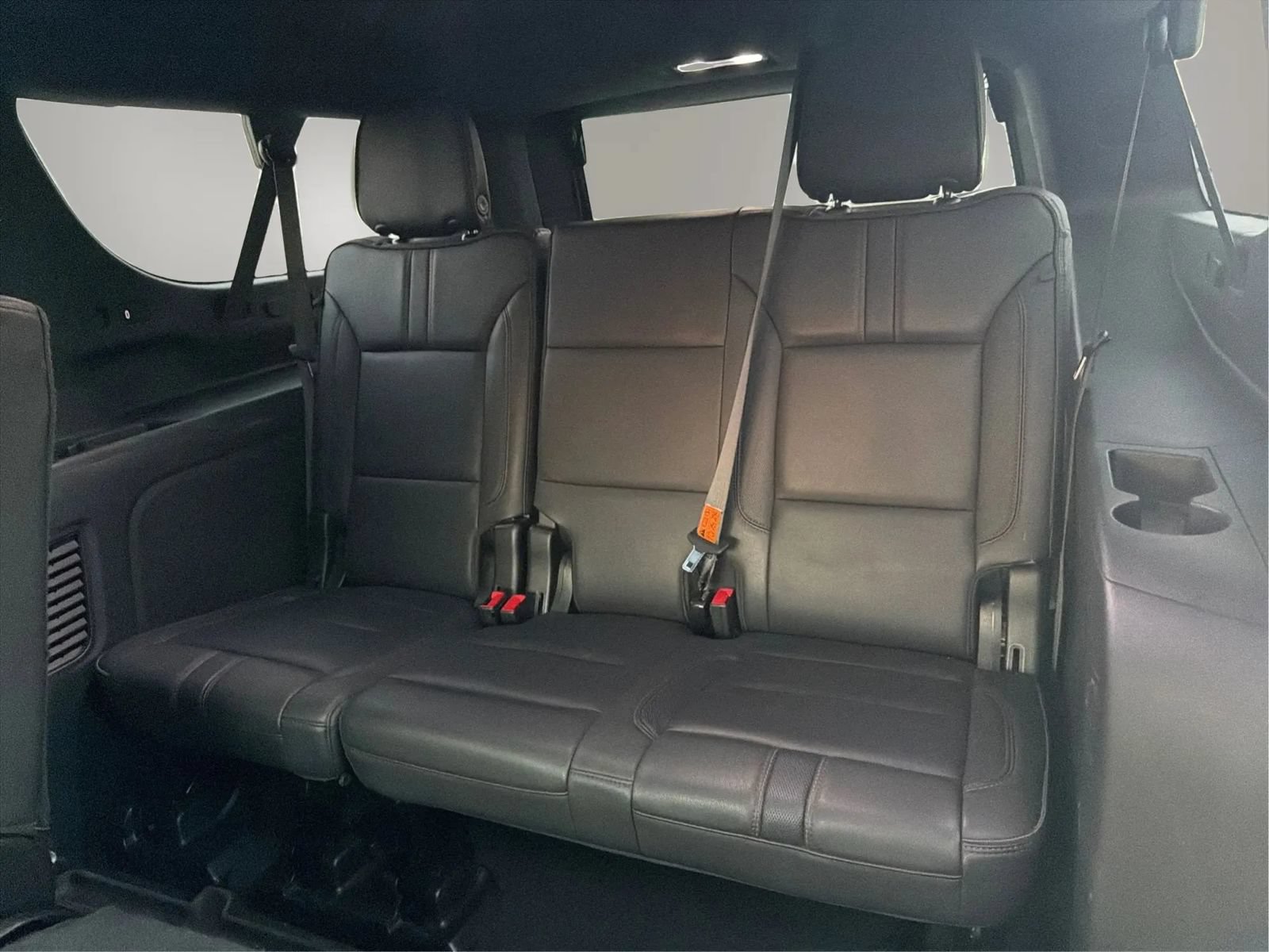Used 2024 Chevrolet Suburban RST RWD image 18