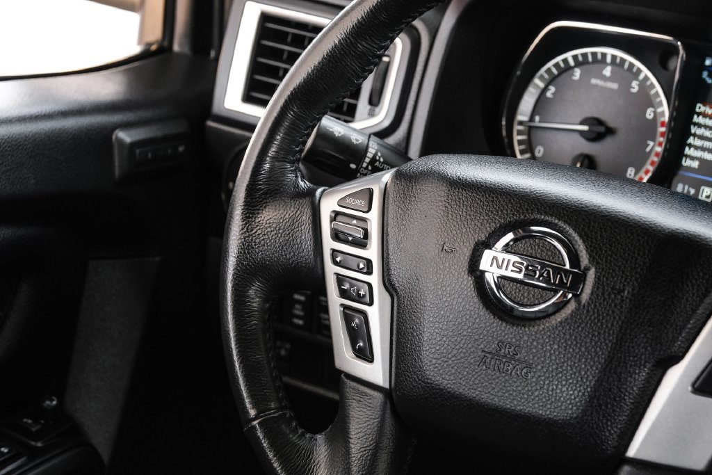 Used 2019 Nissan Titan SL w/ Midnight Edition RWD image 13