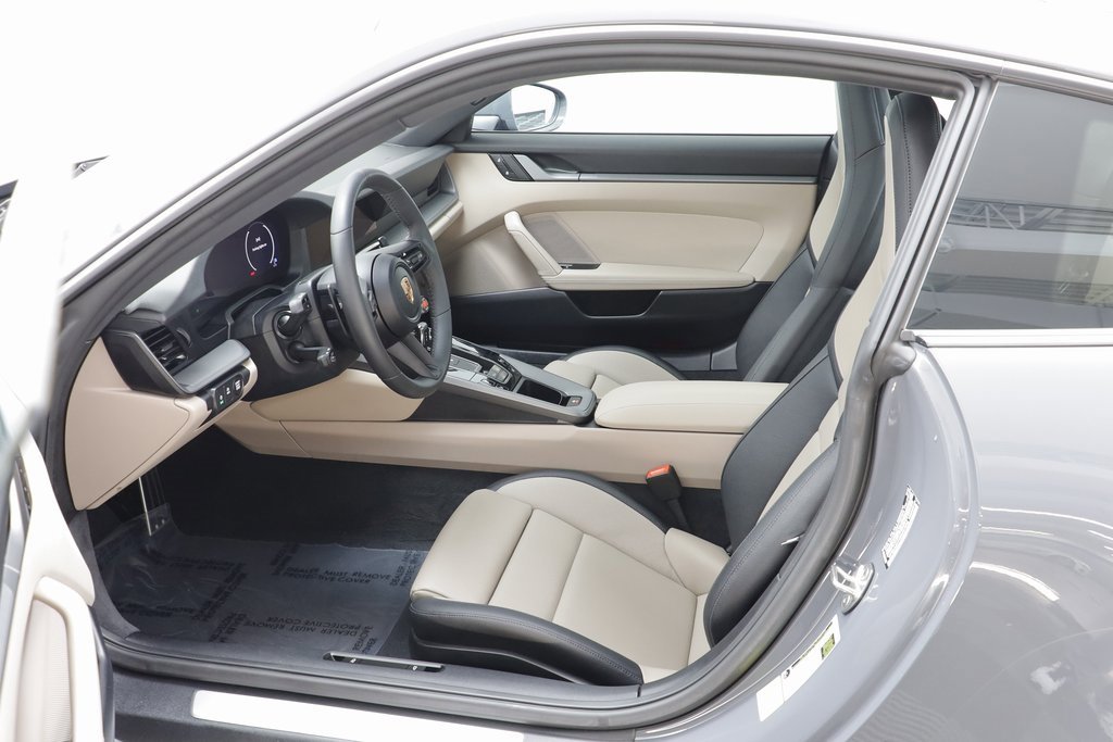 Used 2025 Porsche 911 Carrera image 6