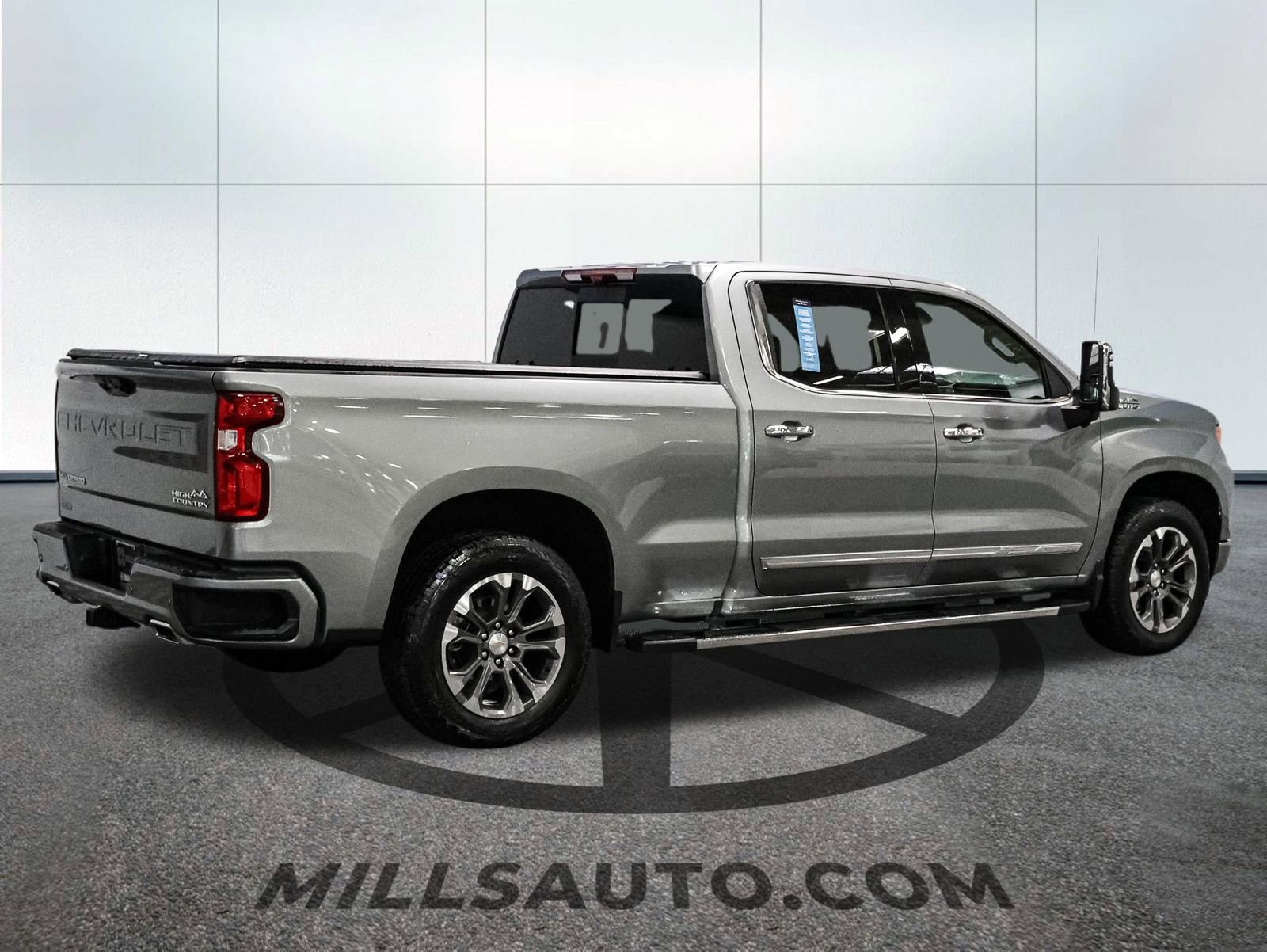 Certified 2025 Chevrolet Silverado 1500 High Country w/ Technology Package image 8