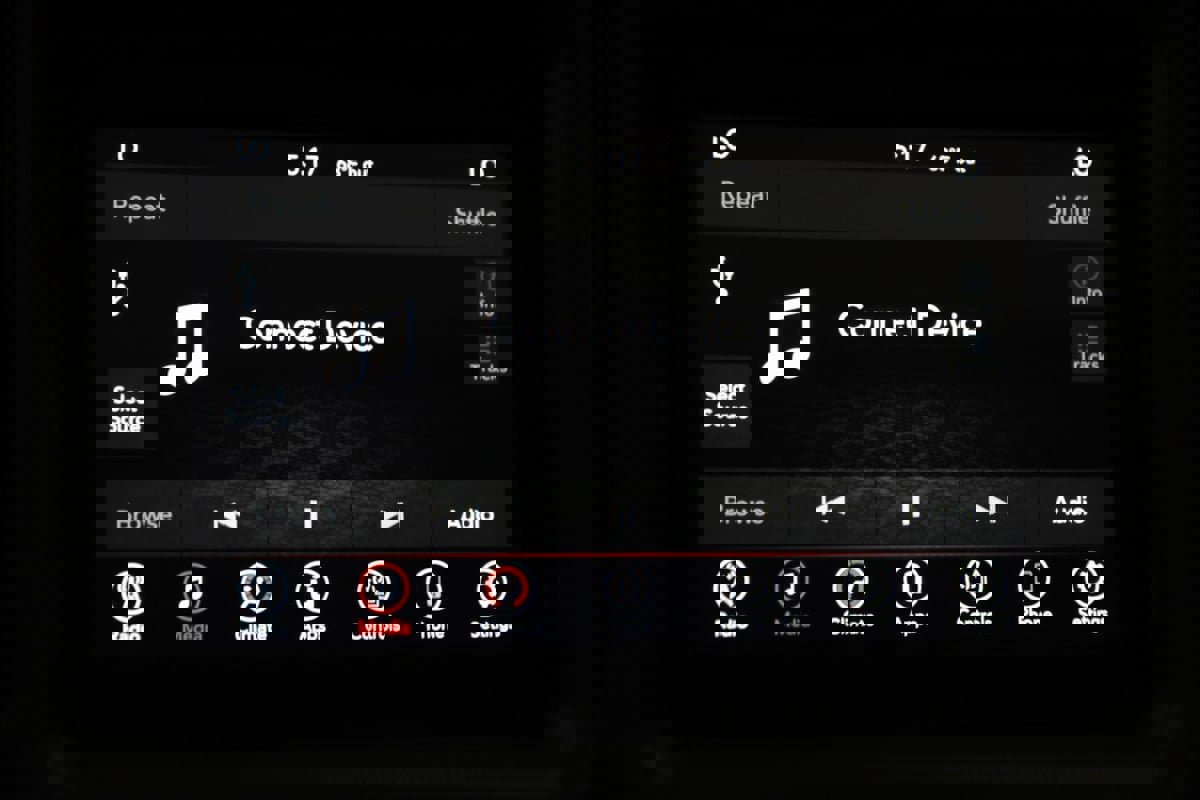 Used 2022 Dodge Challenger R/T w/ Blacktop Package image 35