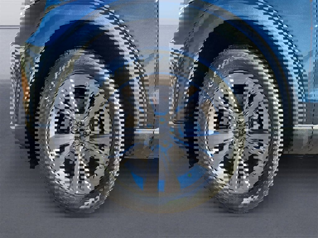 Used 2023 Ford Explorer XLT w/ Equipment Group 202A image 14