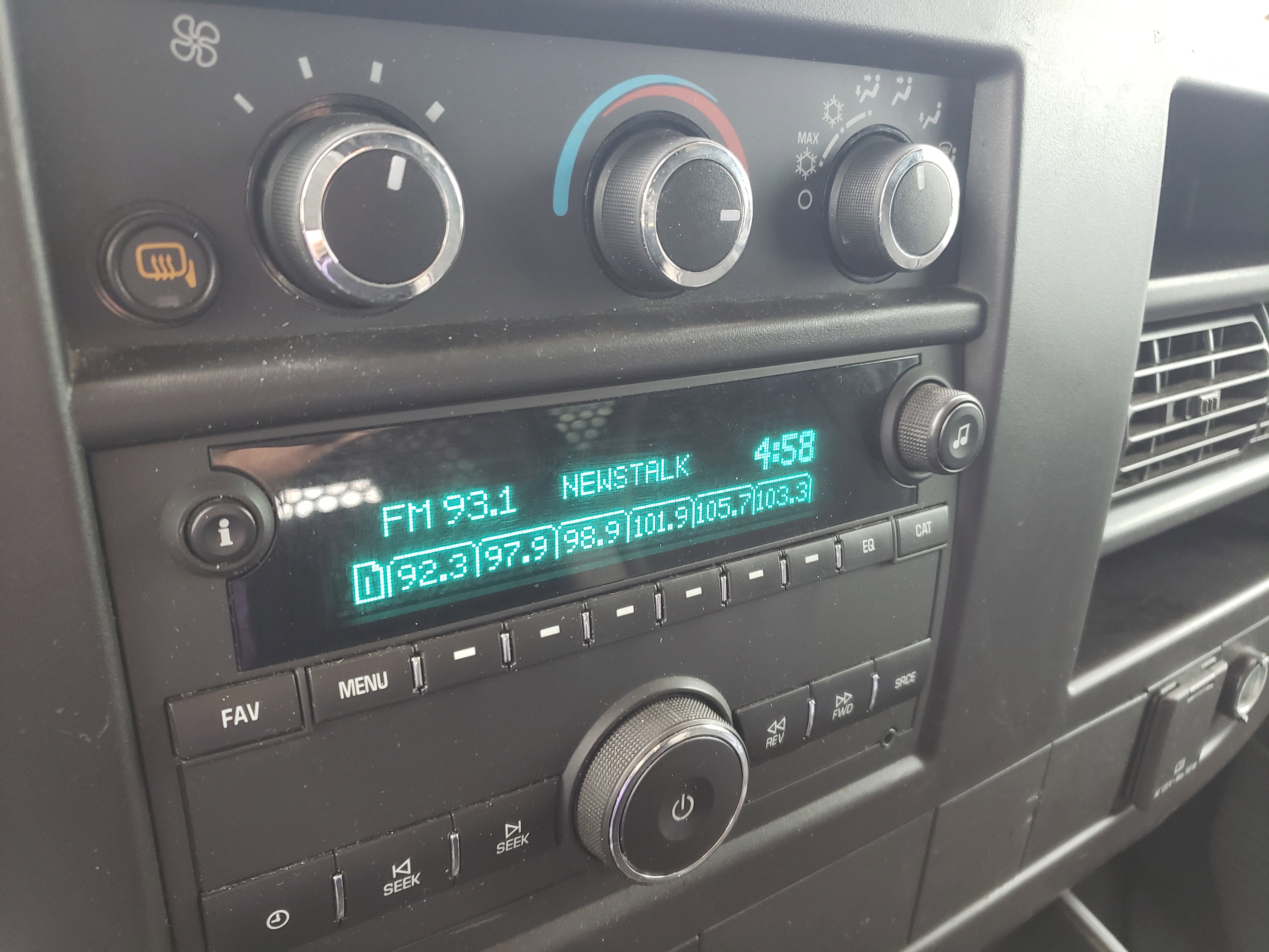 Used 2021 Chevrolet Express 2500 w/ Driver Convenience Package image 22