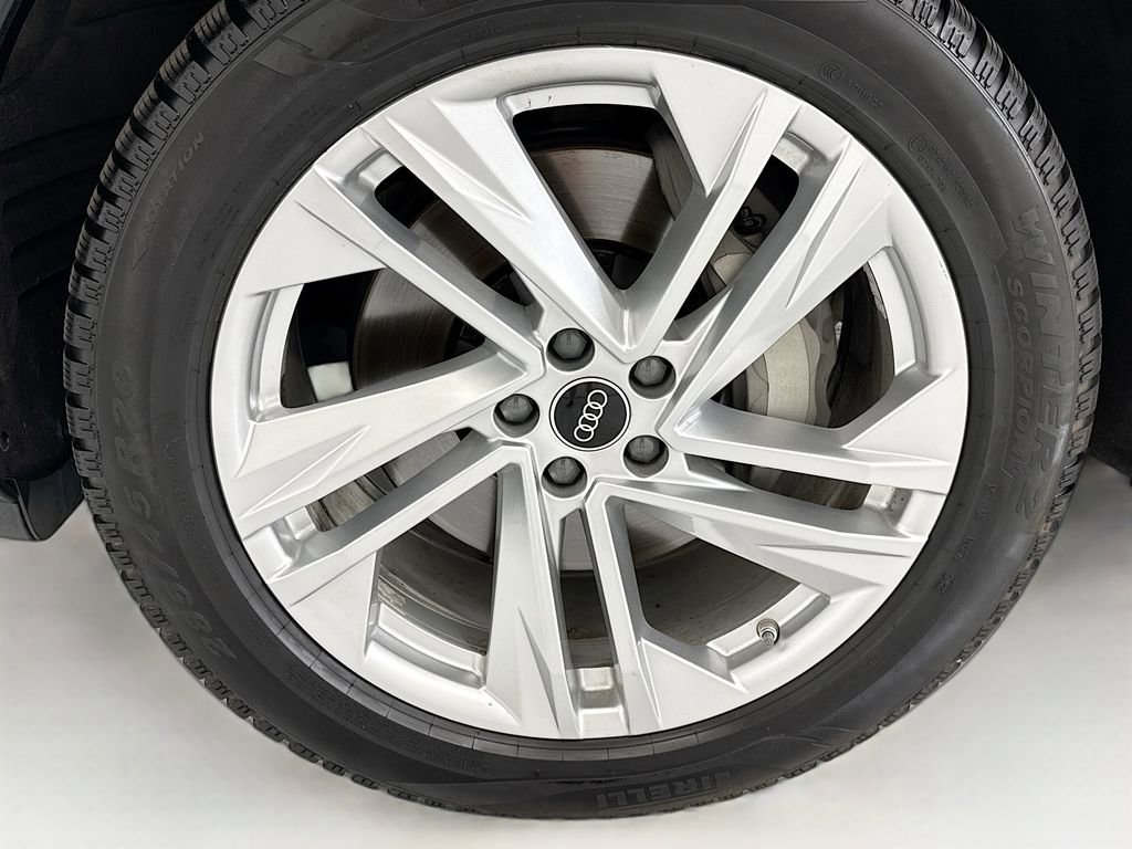 Used 2023 Audi Q7 2.0T Premium w/ Convenience Package AWD/4WD image 29