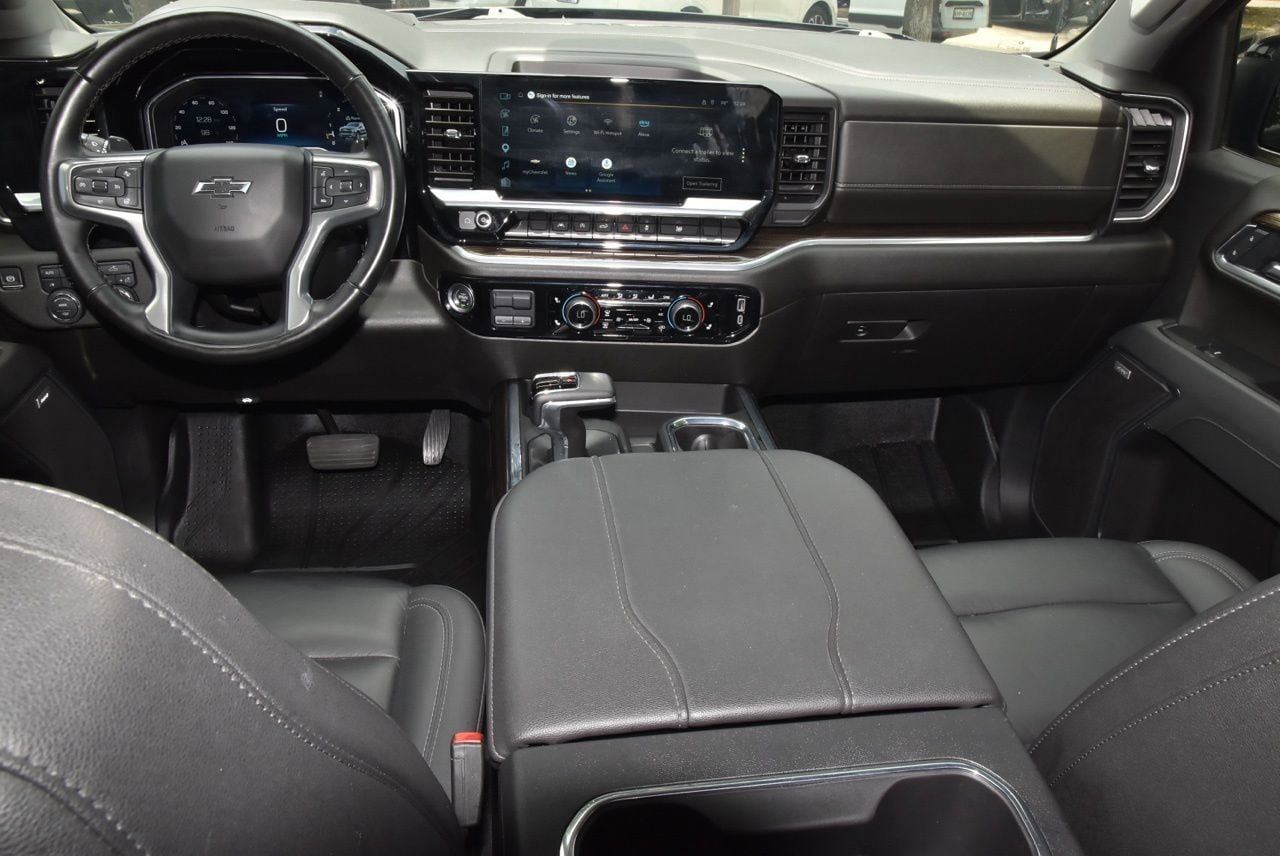 Used 2025 Chevrolet Silverado 1500 RST w/ Convenience Package II AWD/4WD image 16