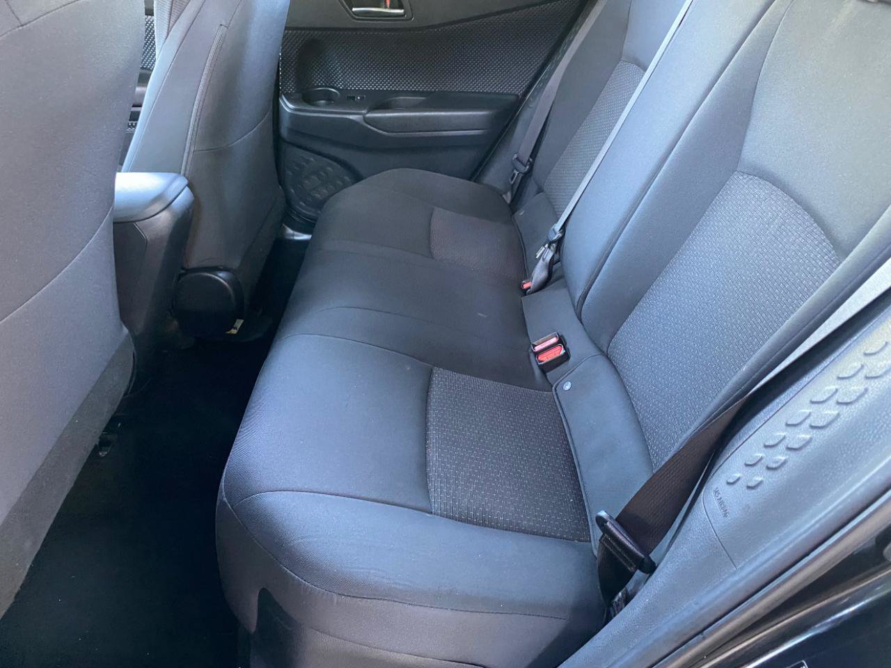 Used 2018 Toyota C-HR XLE FWD image 40