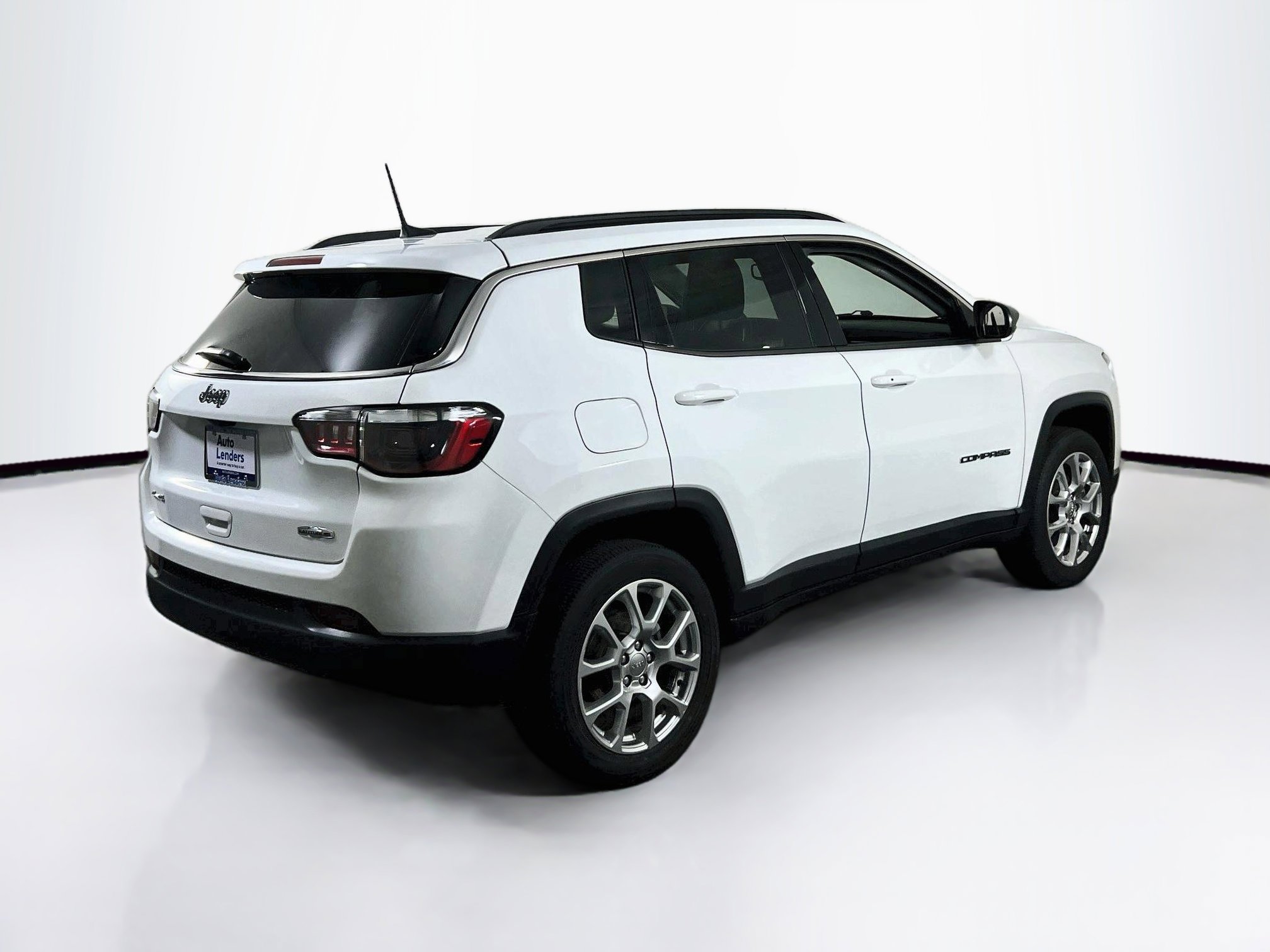 Used 2022 Jeep Compass Latitude AWD/4WD image 5