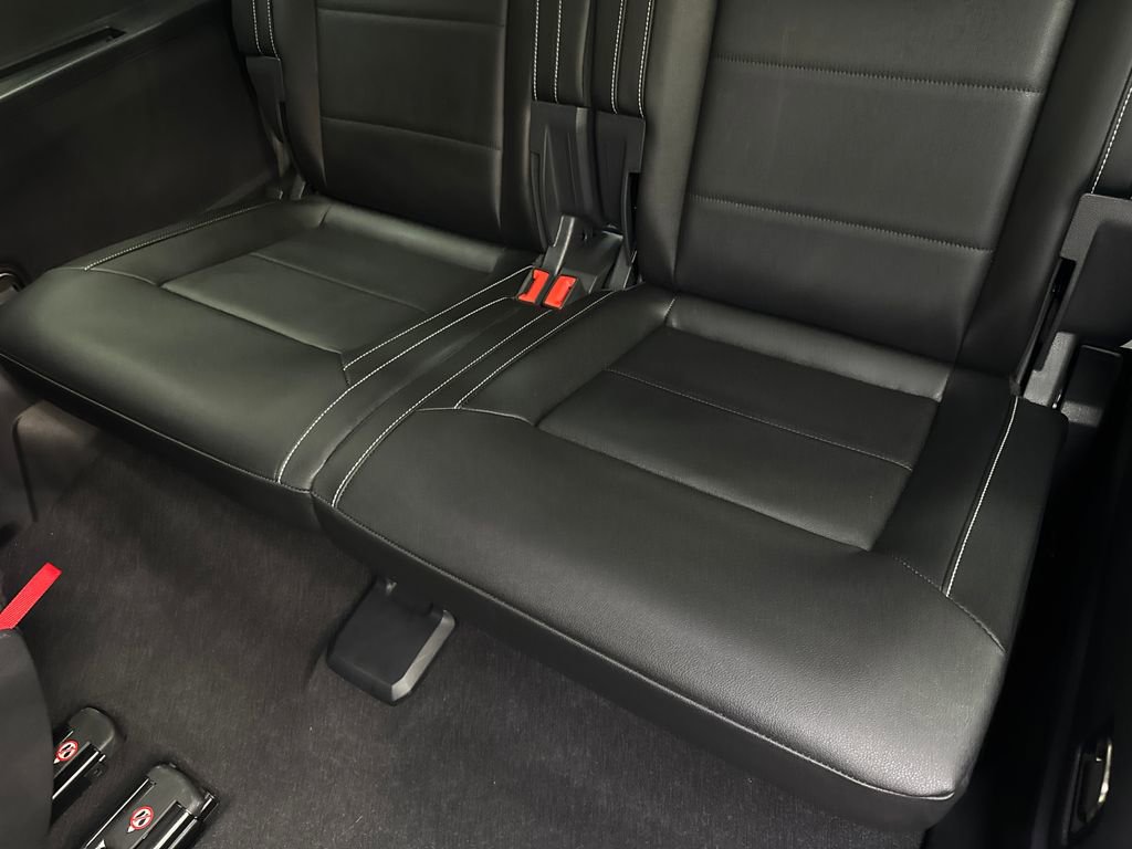 Used 2023 Volkswagen Atlas SEL AWD/4WD image 40