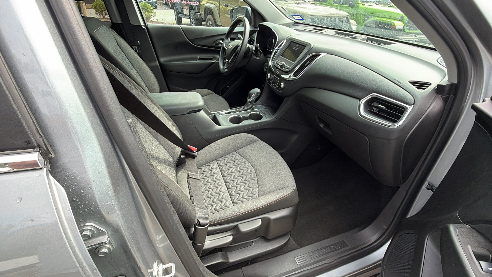 Used 2024 Chevrolet Equinox LT FWD image 19