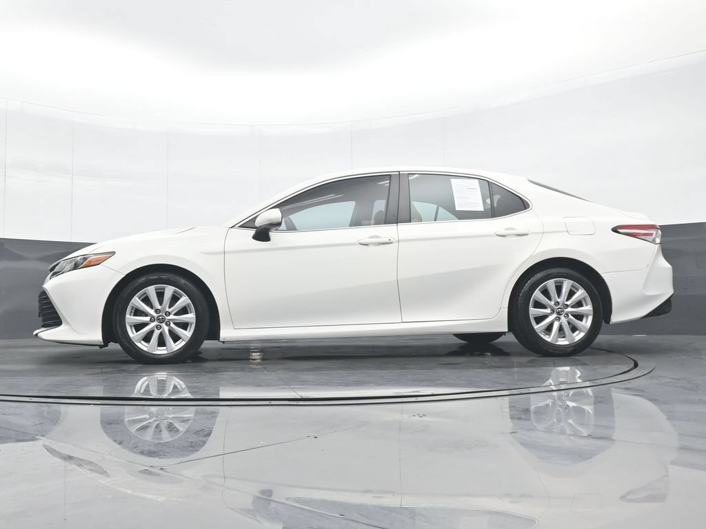 Used 2018 Toyota Camry LE FWD image 28