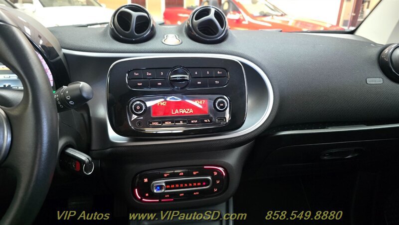 Used 2018 smart fortwo electric drive RWD image 15