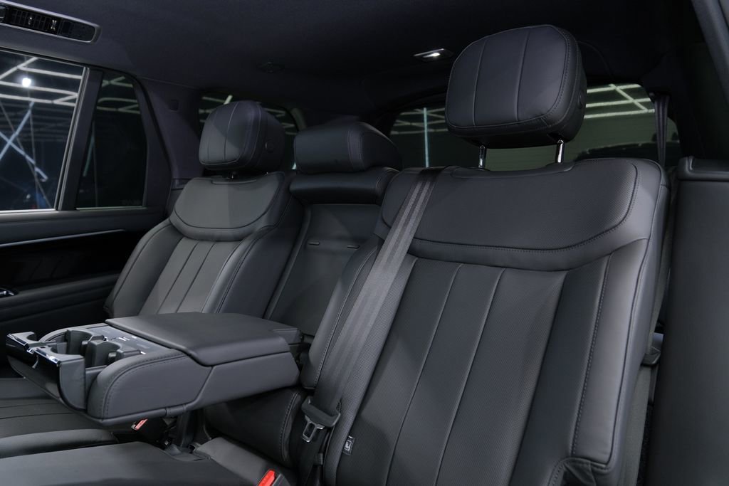 Used 2026 Land Rover Range Rover Long Wheelbase SE image 30