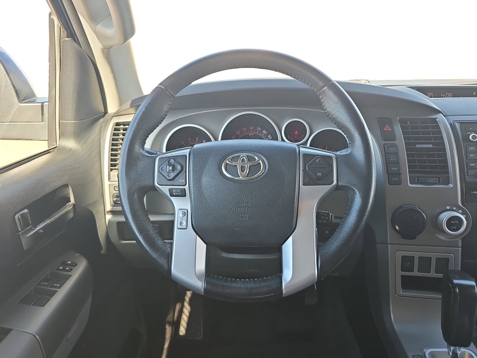 Used 2016 Toyota Sequoia SR5 w/ Premium Package image 13