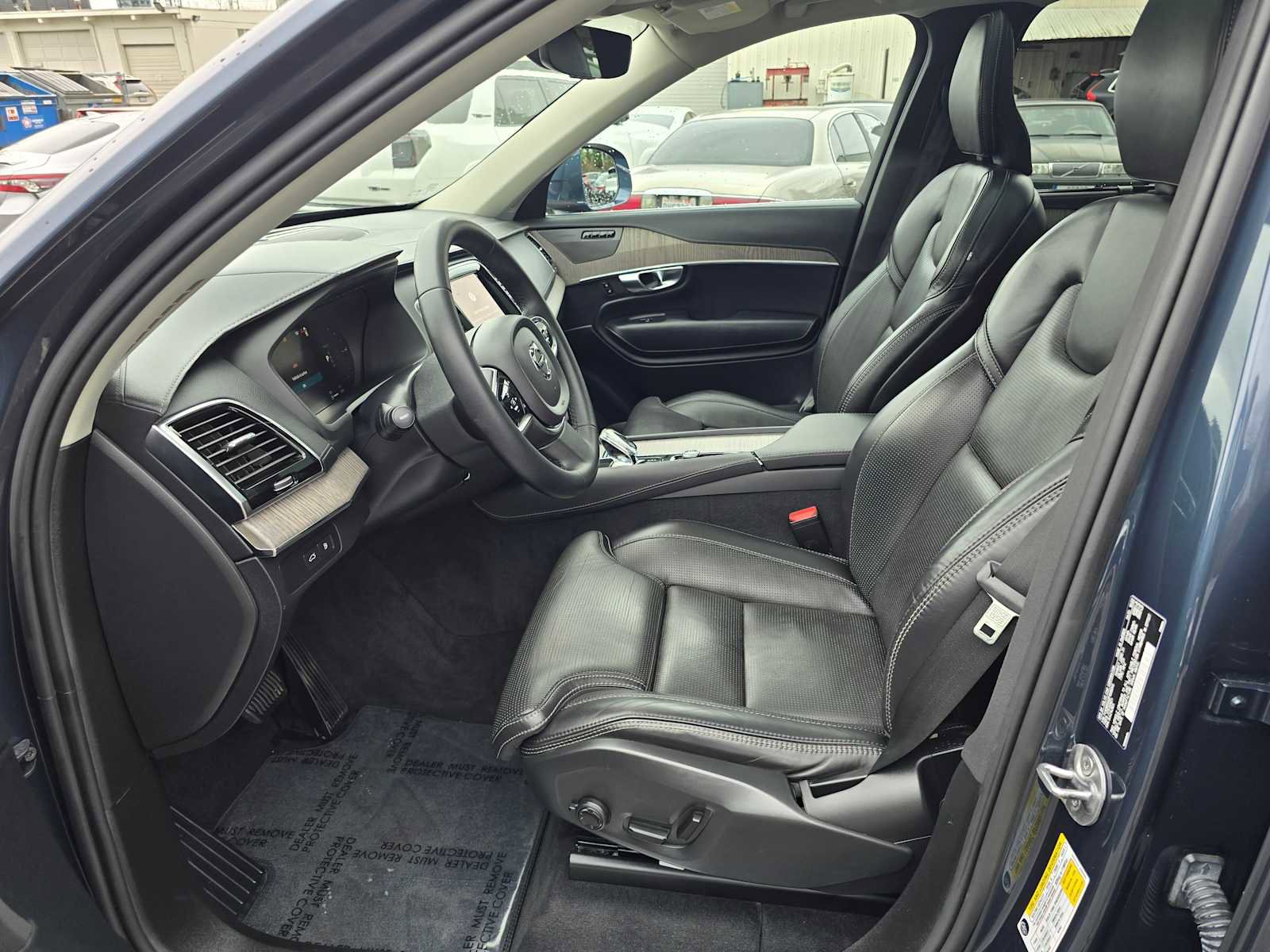 Certified 2023 Volvo XC90 T8 Ultimate w/ Protection Package Premier image 20