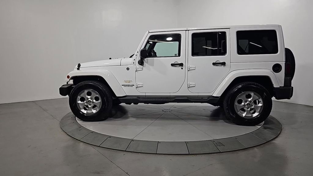 Used 2015 Jeep Wrangler Unlimited Sahara image 2