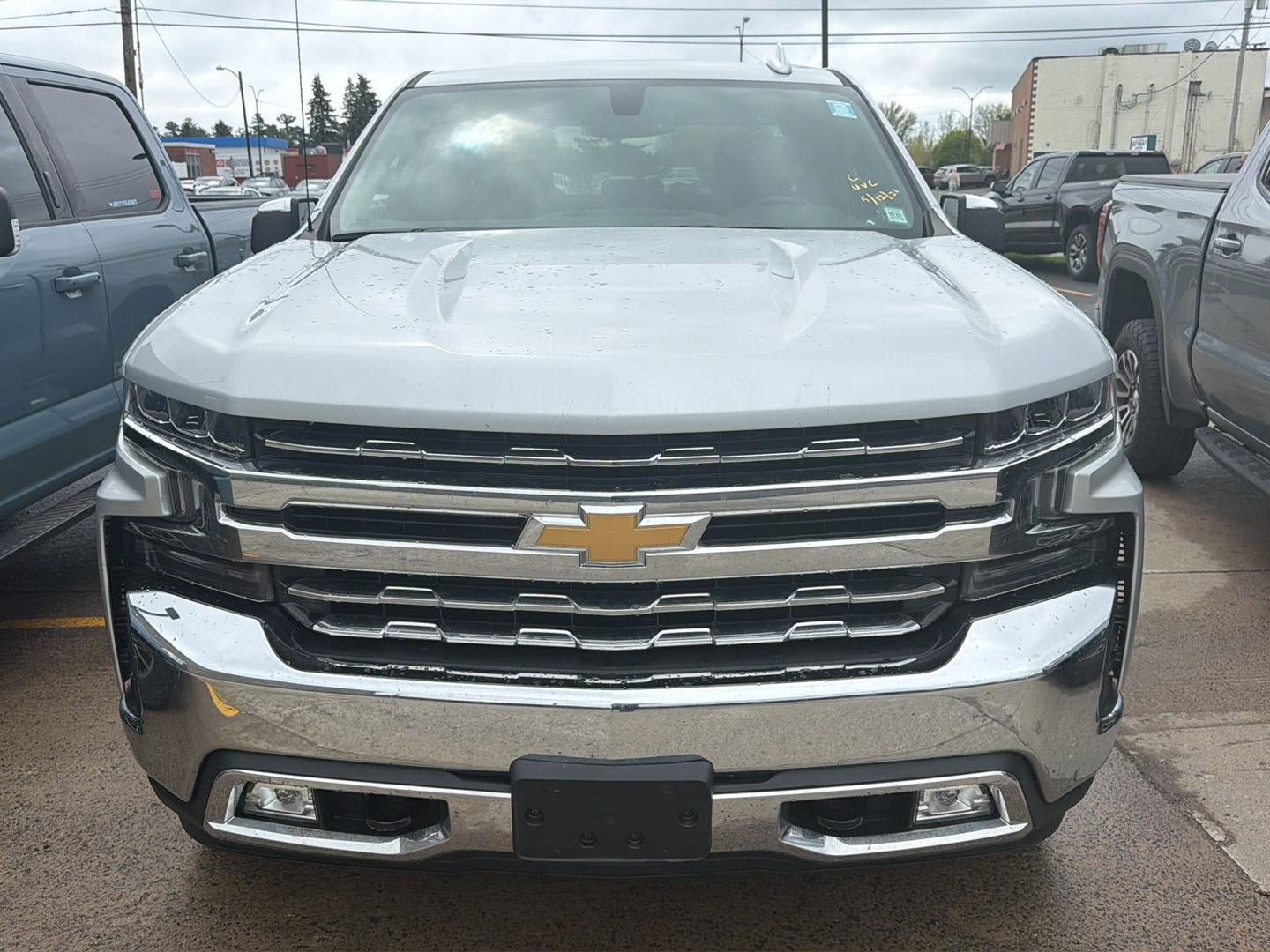 Used 2019 Chevrolet Silverado 1500 LTZ AWD/4WD image 2