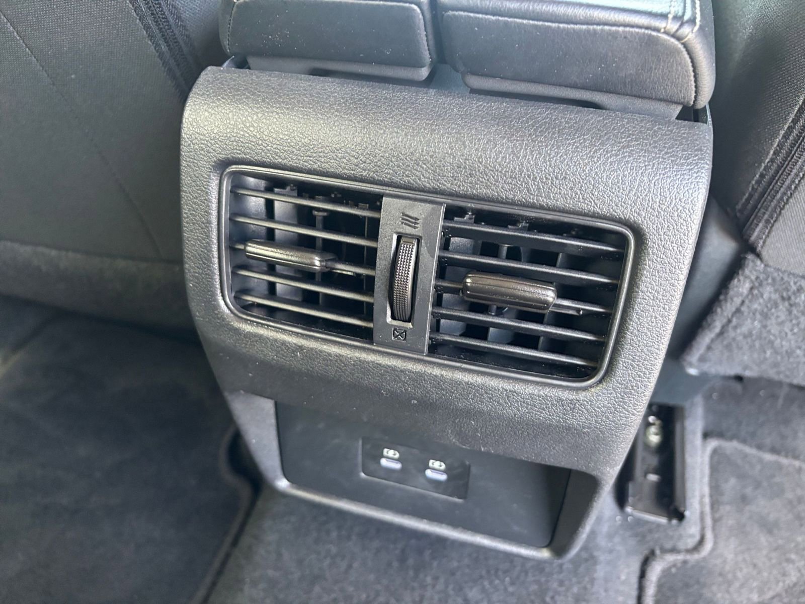 Used 2025 Nissan Rogue SV FWD image 24