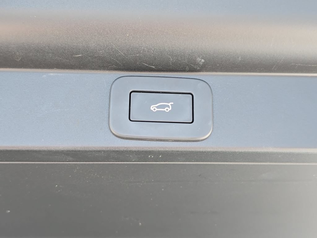Certified 2024 Land Rover Range Rover SE AWD/4WD image 13