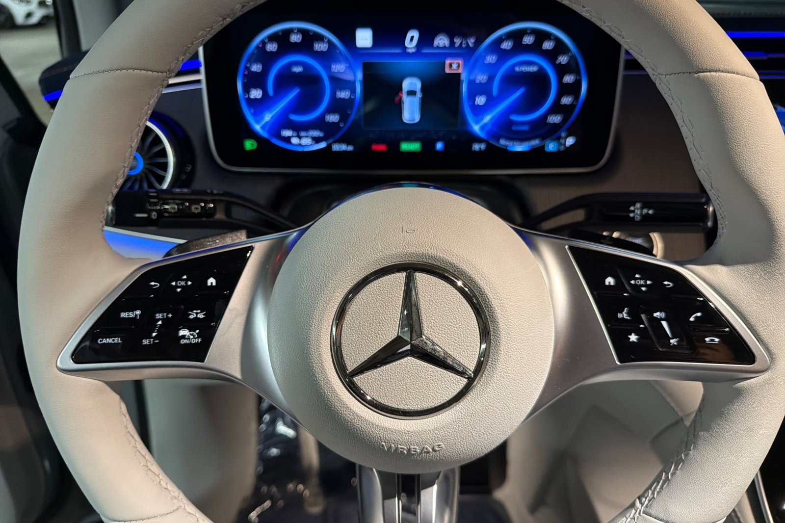 New 2026 Mercedes-Benz EQE 320 4MATIC SUV image 23