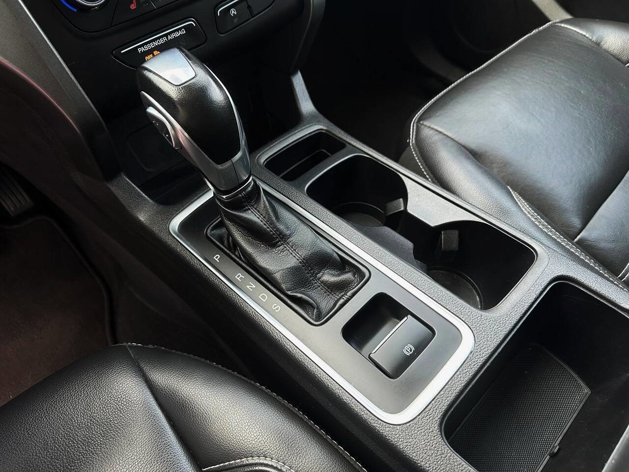 Used 2019 Ford Escape SEL image 12