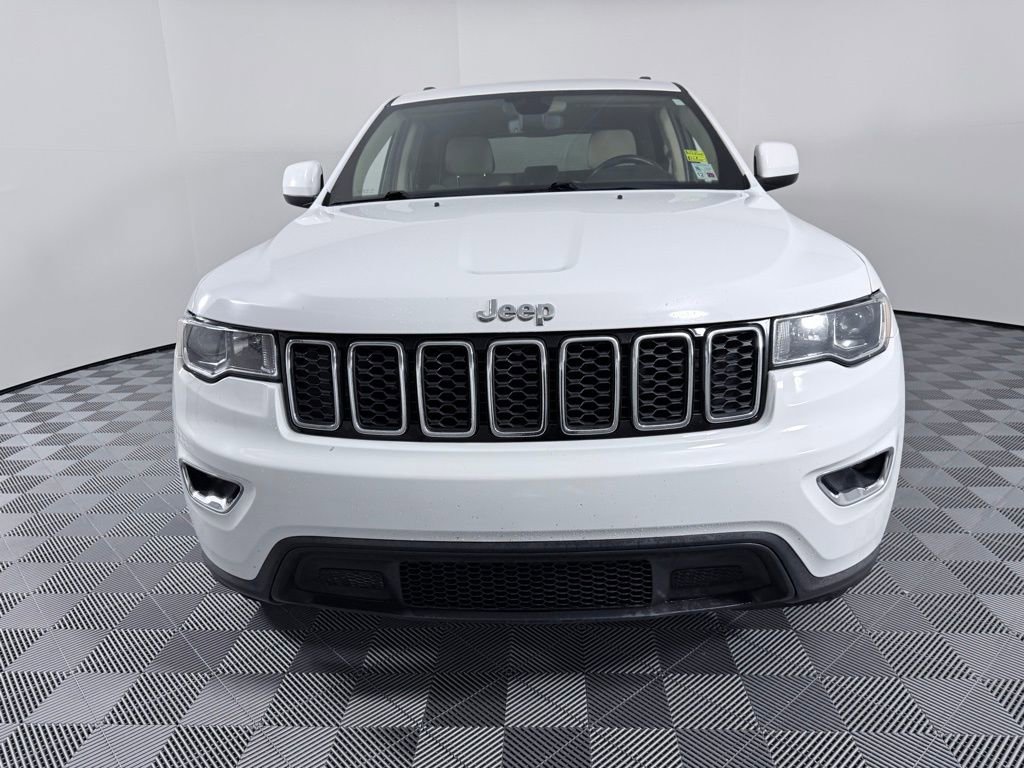 Used 2018 Jeep Grand Cherokee Laredo image 3