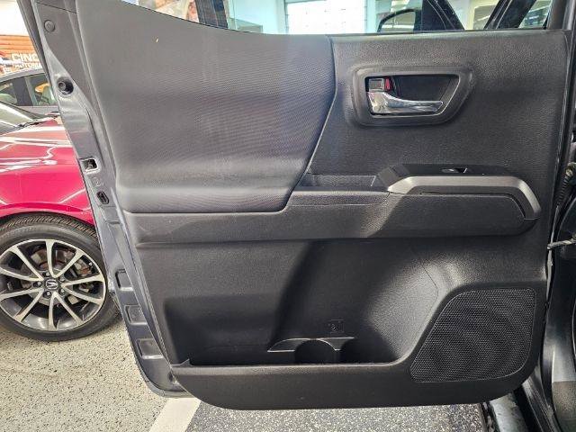 Used 2023 Toyota Tacoma TRD Sport AWD/4WD image 29