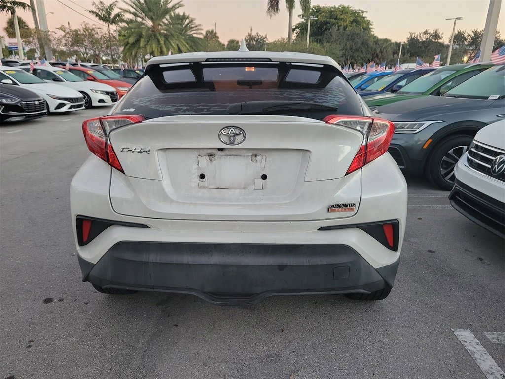 Used 2019 Toyota C-HR XLE image 10