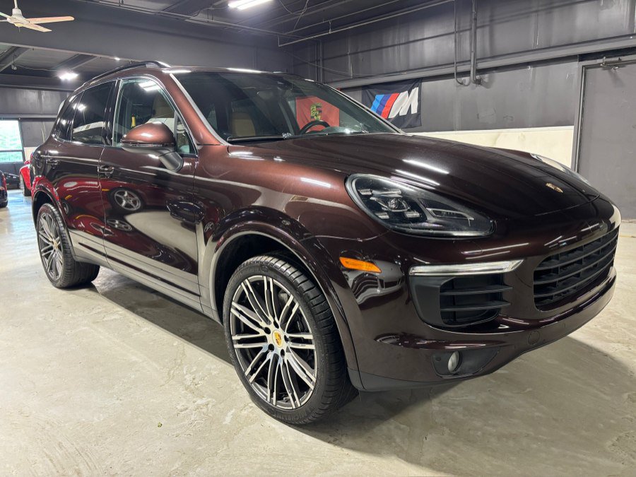 Used 2018 Porsche Cayenne Platinum Edition w/ Premium Package Plus AWD/4WD image 3