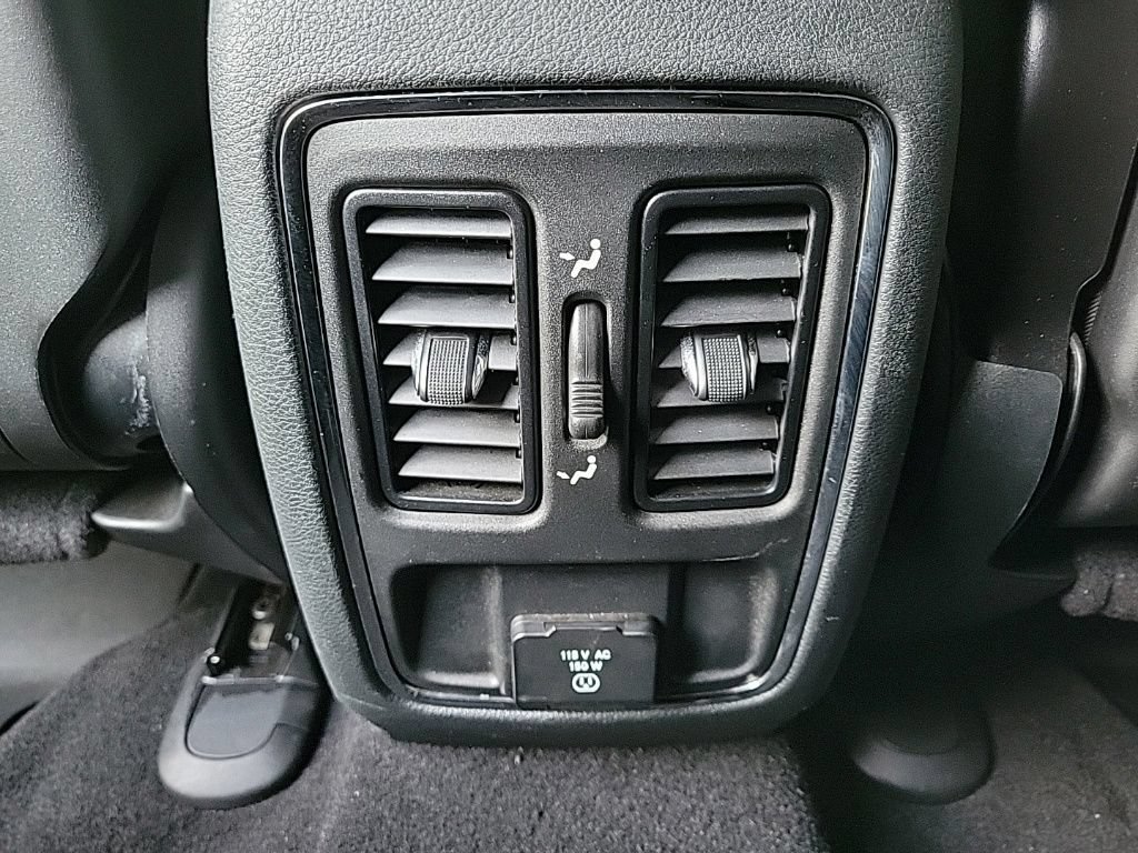 Used 2020 Jeep Grand Cherokee Altitude AWD/4WD image 28