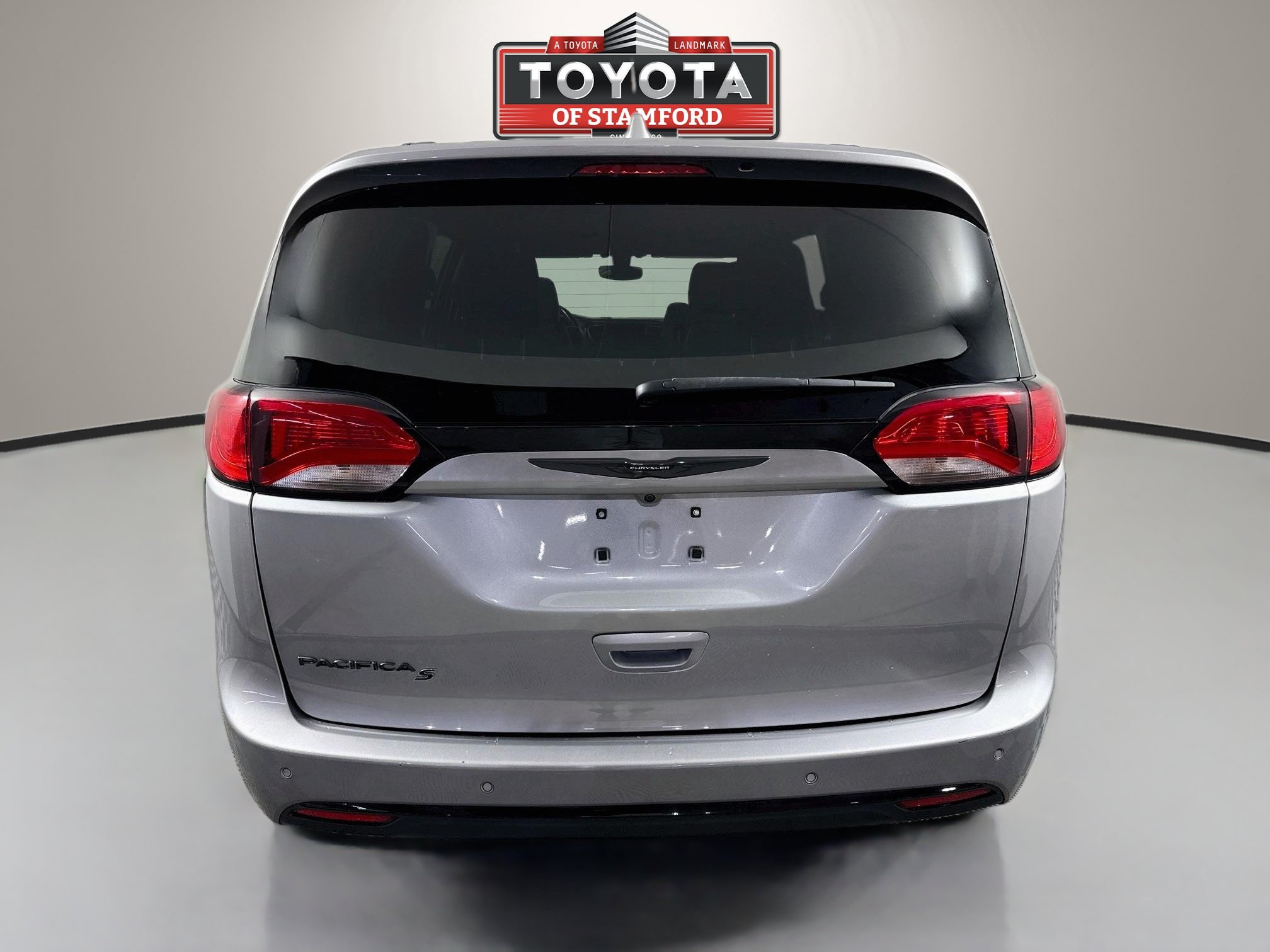 Used 2020 Chrysler Pacifica Touring-L Plus w/ S Appearance Package FWD image 6
