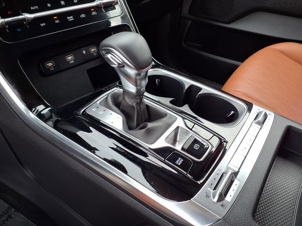 Certified 2024 Kia Carnival SX image 20