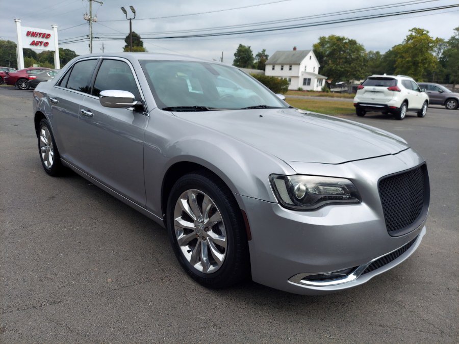 Used 2016 Chrysler 300 Limited w/ Driver Convenience Group image 3