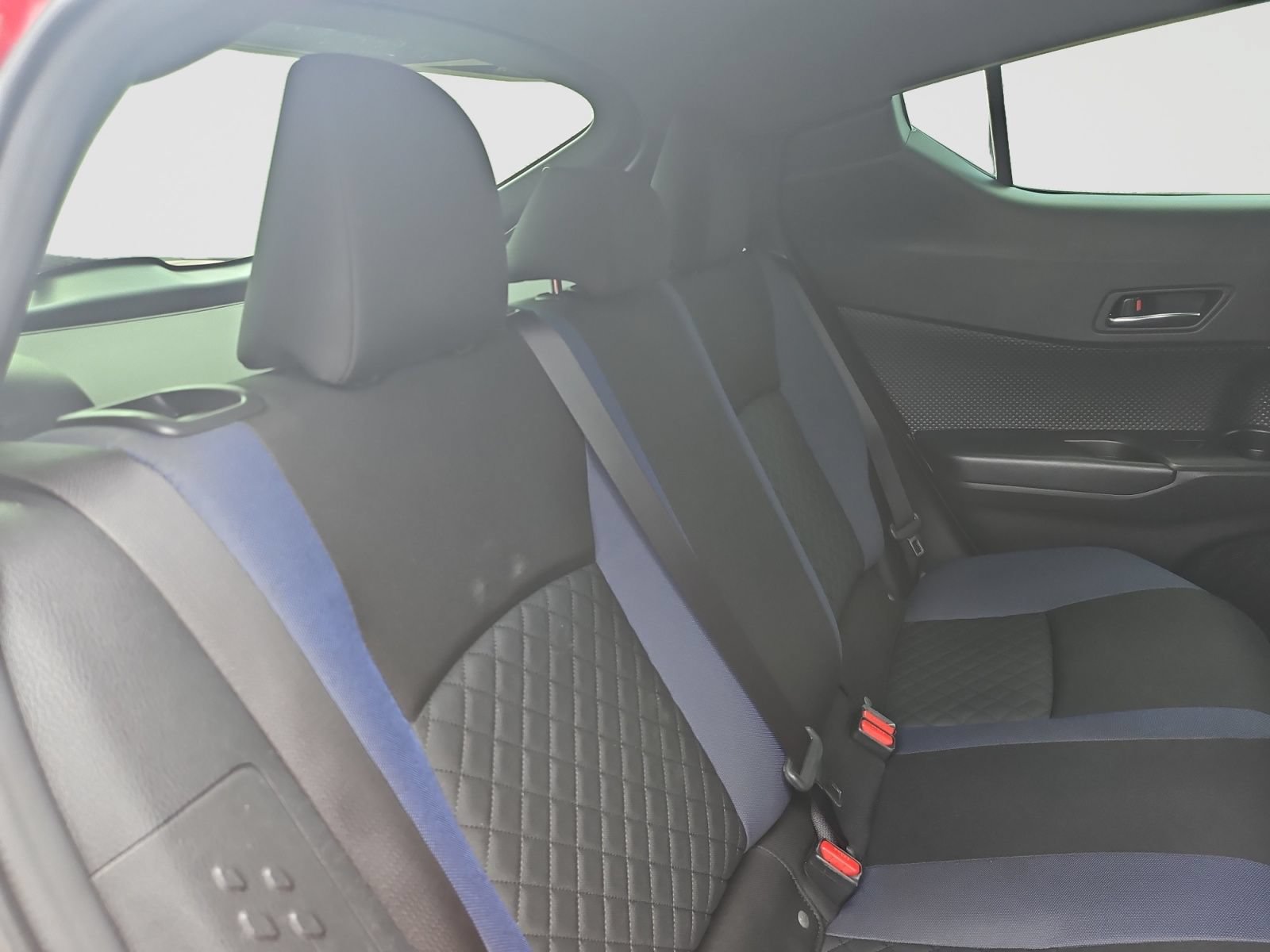 Used 2021 Toyota C-HR XLE FWD image 39