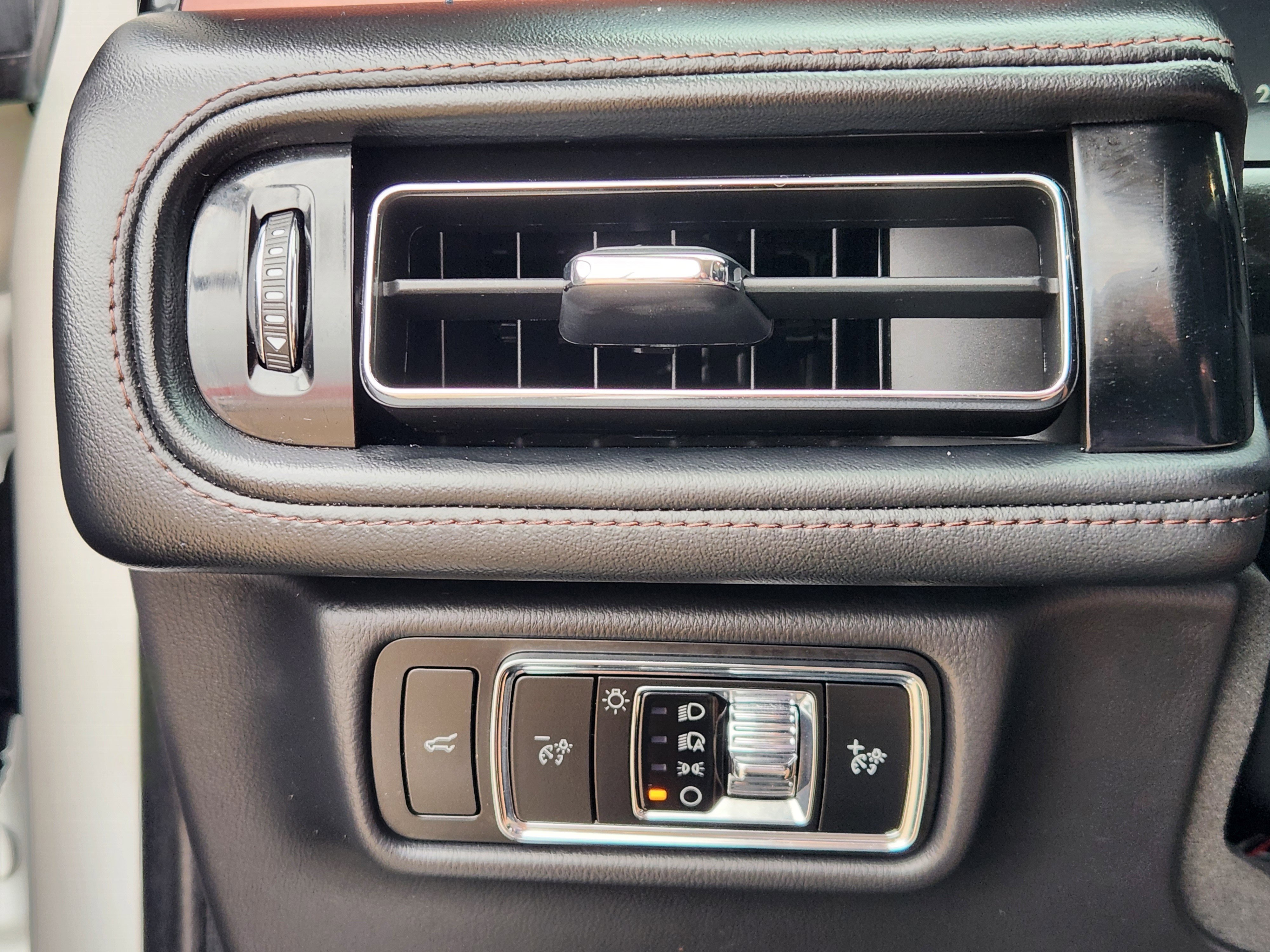 Used 2024 Lincoln Aviator Reserve w/ Equipment Group 201A image 21