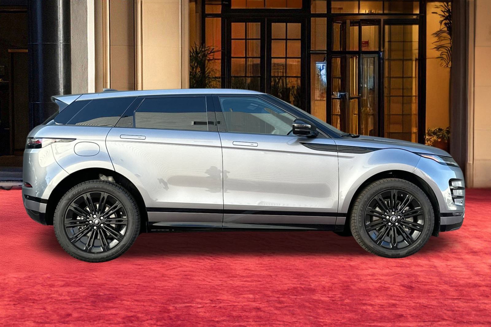 Certified 2024 Land Rover Range Rover Evoque Dynamic SE image 9